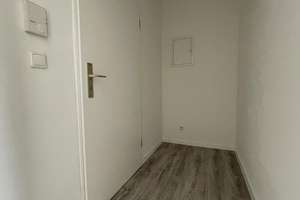 Renovierte 2-Zimmer Wohnung - direkt bezugsfrei! – Garnstraße 39, 47798 Stadtmitte, Krefeld – Vorschaubild 3