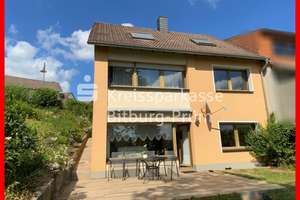 Schönes Einfamilienhaus mit Garten und Ausblick