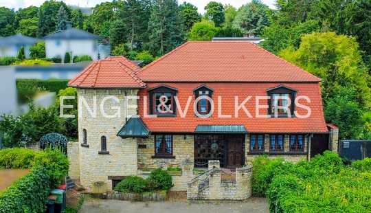 Bild von Architektenhaus mit Pool am Mainzer-Volkspark