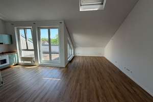 Charmante 1-Zimmer Dachgeschosswohnung mit Balkon in Bahnhofsnähe – Friedrich-List Str. 14, 46045 Altstadt-Mitte, Oberhausen – Vorschaubild 2