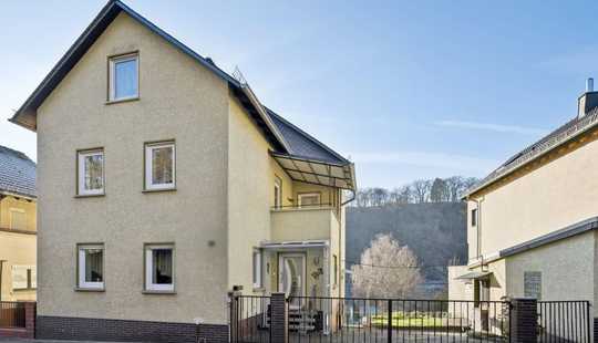 Bild von Seltene Gelegenheit: Einfamilienhaus mit Einliegerwohnung und großem Garten in Weilburg-Ahausen