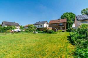 Schön geschnittenes Zweifamilienhaus mit Keller auf großem Areal – Die vollständige Adresse der Immobilie erhältst du vom Anbieter., 33104 Schloß Neuhaus, Paderborn – Vorschaubild 4