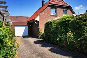 Dr. Lehner Immobilien NB -
Schmuckes Einfamilienhaus am Stadtrand ruhig gelegen – Demmin (Kreis) – Vorschaubild 3