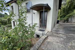 renovierungsbedürftiges Wohnhaus auf grossem Grundstück in Alleinlage – Die vollständige Adresse der Immobilie erhältst du vom Anbieter., 71120 Grafenau – Vorschaubild 2
