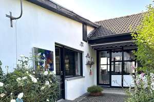 Großes Ein-/Zweifamilien-Haus – Die vollständige Adresse der Immobilie erhältst du vom Anbieter., 53424 Remagen – Vorschaubild 1