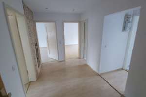 Top gepflegte 4 Zimmer,hell,guter Schnitt,WC&Bad getrennt,Keller,gute Fenster,1a-Lage,EBK-Übernahme – Kissinger Strasse 62, 70372 Seelberg, Stuttgart – Vorschaubild 11