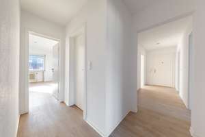 Schöne 4-Zimmer-Wohnung mit Balkon in ruhiger Lage – Dernauer Straße 20a, 22047 Wandsbek (Ortsteil), Hamburg – Vorschaubild 4