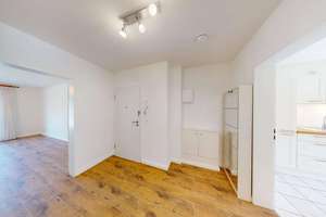 BALKON & TIEFGARAGE: frisch renovierte 2-Zimmer Wohnung mit Zeitmietvertrag – Die vollständige Adresse der Immobilie erhältst du vom Anbieter., 22523 Eidelstedt, Hamburg – Vorschaubild 4