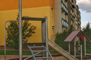 Günstige 2-Raum-Wohnung mit Balkon – Kleine Mühlenbreite 29, 39240 Calbe (Saale) – Vorschaubild 1