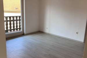 Zentrale 3-Zimmer Wohnung mit Balkon und Garage – 92507 Nabburg – Vorschaubild 4