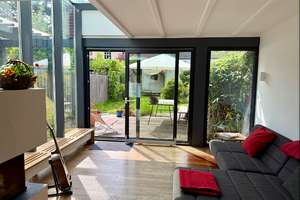 Modernisiertes Reihenhaus mit PV, Solarthermie & zentraler Lage