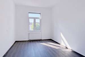 Erstbezug! Lichtdurchflutete und großzügige 2-Zimmer-Altbauwohnung mit 2 Balkonen.  – Veilchenstraße 17, 76131 Oststadt, Karlsruhe – Vorschaubild 10