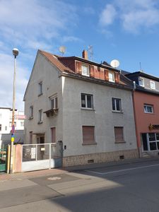 Kapitalanlage:  Mehrfamilienhaus in Mainz-Weisenau mit Hof