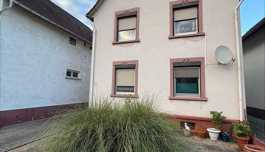 Bild von Charmantes Zweifamilienhaus mit schönem Garten