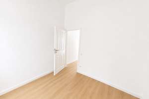 10.6/16.06 besichtigen / Helle 2-Zimmer-EG-Wohnung SZ zum Innenhof mitten in Charlottenburg – Zillestraße 74/76, 10585 Charlottenburg, Berlin – Vorschaubild 4