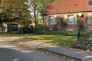 Ältere DHH in Damshagen , 881 m²  Grdst. mit altem Baumbestand/ 8 km zum Ostseebad Boltenhagen. – Klützer Straße 17, 23948 Damshagen – Vorschaubild 2
