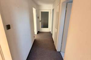 Renovierungsbedürftige 3-Zi.-DG-Whg. mit Balkon * Garage + Stpl. * Gartenanteil * Top Wohnlage * – Die vollständige Adresse der Immobilie erhältst du vom Anbieter., 70327 Wangen, Stuttgart – Vorschaubild 7
