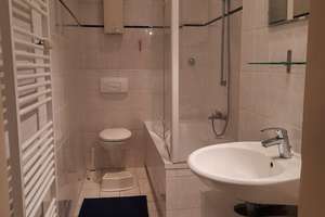 Large room in peaceful and clean WG home  (Altbau) – Die vollständige Adresse der Immobilie erhältst du vom Anbieter., 10827 Schöneberg, Berlin – Vorschaubild 4