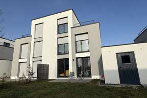 Luxuriöse Doppelhaushälfte mit fünf hellen Zimmern, einer Einbauküche und  in Nordenstadt, Wiesbaden – Blaumeisenweg 8, 65025 Nordenstadt, Wiesbaden – Vorschaubild 5