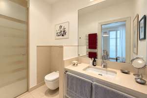 Haus-im-Haus-Gefühl: Luxuriöse Maisonette mit großem Südgarten, Tiefgarage und Einbauküche – 40237 Düsseltal, Düsseldorf – Vorschaubild 8