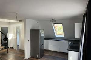 Osdorf modernisierte Maisonette Wohnung auf 2 Etagen-teilmöbiert – Die vollständige Adresse der Immobilie erhältst du vom Anbieter., 22549 Lurup, Hamburg – Vorschaubild 2
