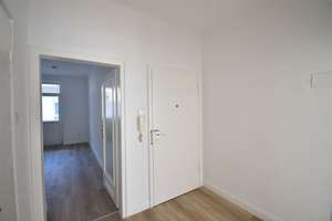 Frisch renoviert! 2-Zimmer-Wohnung mit Balkon – Corneliusstr. 61, 40215 Friedrichstadt, Düsseldorf – Vorschaubild 3