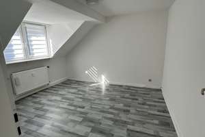 Ruhige 2,5-Zimmer-Dachgeschosswohnung in Köln-Buchheim – Dückergasse 14, 51065 Buchheim, Köln – Vorschaubild 3