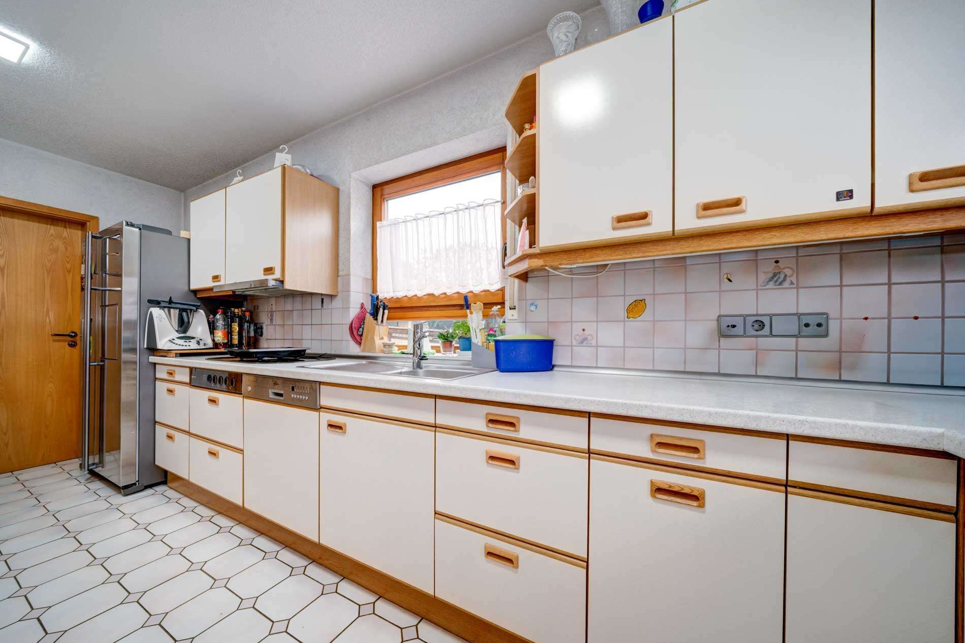 Immobilie in Salem - Attraktives 3-Familienhaus (Mehrgenerationenhaus) mit großer Hauptwohnung in ruhiger Lage von Beuren - Bild 4