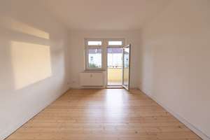 Charmante 2-Raumwohnung mit Loggia & großzügiger Wohnküche – Erstbezug nach Sanierung
