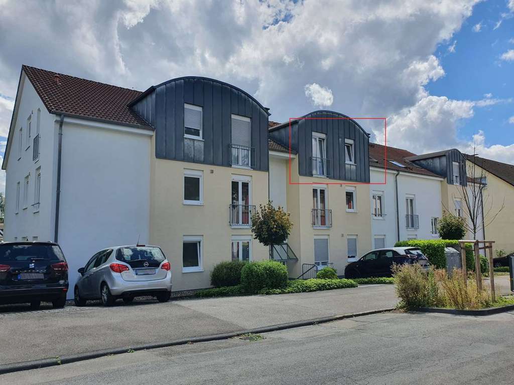 Ruhig gelegene 4-Zimmer Eigentumswohnung mit großer Dachterrasse sucht neue Eigentümer!