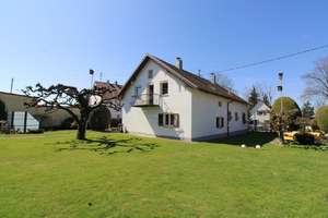 -RESERVIERT- Wohnhaus mit Einliegerwohnung, großem Grundstück und unterkellerter Garage – Die vollständige Adresse der Immobilie erhältst du vom Anbieter., 86853 Langerringen – Vorschaubild 1