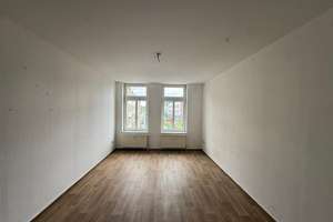 6 Monate mietfrei! Gestalten Sie Ihr neues Zuhause selbst – Charmante 2-Zimmer-Wohnung  VH 1. OG re