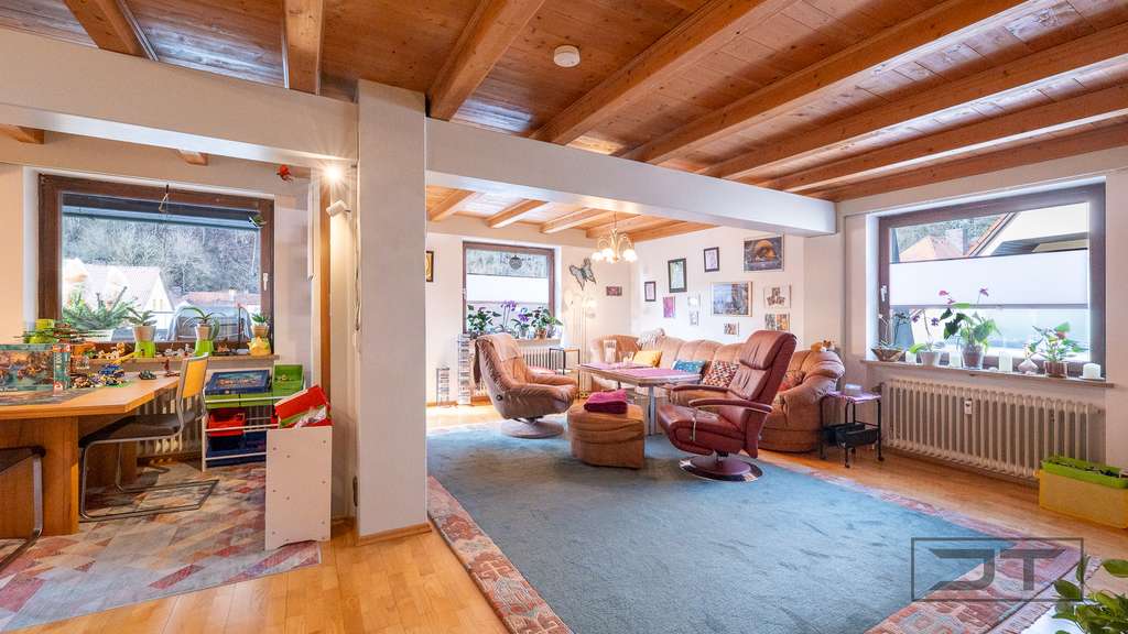 Immobilie in Bad Berneck im Fichtelgebirge - Modernisierte Maisonette-Wohnung mit Blick ins Grün in bevorzugter Lage in Bad Berneck! - Bild 3