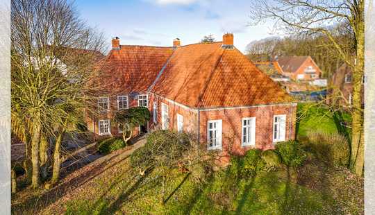 Bild von Seltene Gelegenheit! Historische Villa mit Garage und Gartenanlage in idyllischer Wohnlage!