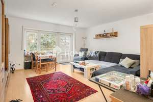 Lichtdurchflutete, ruhige 2-Zimmer-Wohnung mit Balkon & spektakulärem Blick in den Park & Ferne