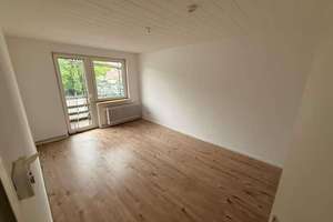 Frisch renovierte 2,5 Zimmer Wohnung in Top Lage - inkl. Einbauküche und Balkon! – Jägerstraße 30, 58091 Eilpe, Hagen – Vorschaubild 2