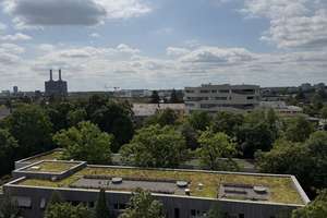 Einziehen, ankommen, Aussicht genießen: Helles 1-Zimmer-Appartement mit herrlichem Weitblick – Die vollständige Adresse der Immobilie erhältst du vom Anbieter., 81476 Forstenried, München – Vorschaubild 2