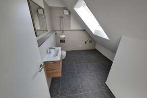 Wohnen mit Charakter: Moderne 2-Zimmer-Dachgeschosswohnung – Unter den Golläckern 36, 64295 Darmstadt-West, Darmstadt – Vorschaubild 9