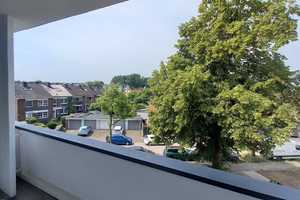 Helle 3-Zimmerwohnung mit Balkon und sanierten Badezimmer. – Kissinger Str. 50, 40229 Düsseldorf – Vorschaubild 2