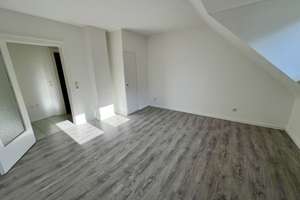 Mehr Platz als erwartet – 2,5 Zimmer mit Spitzboden – Industriestraße 9, 47803 Kempener Feld/Baackeshof, Krefeld – Vorschaubild 4