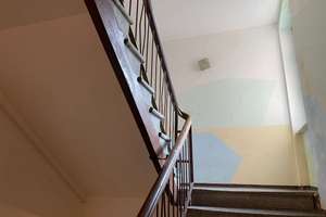 Geräumige Dachgeschoss-Wohnung mit Badewanne, Tageslichtbad und Einbauküche! – Landsberger Straße 54, 6112 Freiimfelde/Kanenaer Weg, Halle (Saale) – Vorschaubild 2
