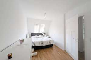 S-Mitte: Charmante DG-Maisonette- Wohnung im denkmalgeschützen Altbau mit Dachterrasse – Stuttgart – Vorschaubild 6