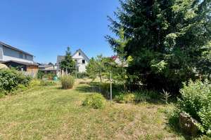 Charmantes Wohnhaus aus dem 60 ern mit großem Garten und ruhiger Lage!