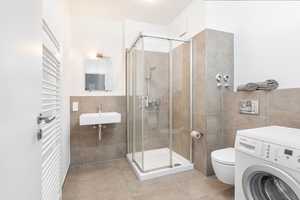 Chausseestraße, Mitte: 2 Zimmer Neubauwohnung, spektakuläre Fensterfronten, Lift, EBK, Fitnessraum – Chausseestr. 108, 10115 Berlin – Vorschaubild 15