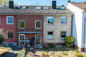 Sanierungsobjekt in Wersten mit viel Potenzial: 2-Familienhaus mit Garten & Balkon in ruhiger Gegend – Düsseldorf – Vorschaubild 3