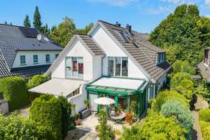Familienfreundliche Doppelhaushälfte mit Wintergarten in Wellingsbüttel