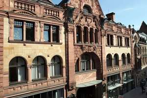 Elegante 4- Zimmer-Wohnung im Herzen von Wiesbaden! – Wagemannstrasse 32-36, 65183 Mitte, Wiesbaden – Vorschaubild 2