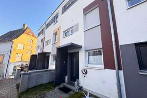 Neuwertiges RMH mit Garten und Blick auf die Esslinger Burg! – Die vollständige Adresse der Immobilie erhältst du vom Anbieter., 73733 Innenstadt, Esslingen am Neckar – Vorschaubild 2
