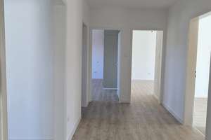 Neu renovierte 4-Zimmer-Wohnung mit 2 Balkonen im 1. OG in Bad Cannstatt, Wohngebiet "Im Geiger" – Im Geiger 45, 70374 Im Geiger, Stuttgart – Vorschaubild 6
