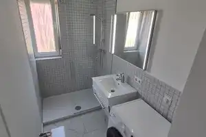 Frisch renovierte, helle 3-Zi-WHG mit Balkon und EBK in Stuttgart Ost – Kniebisstraße 32, 70188 Stuttgart – Vorschaubild 6